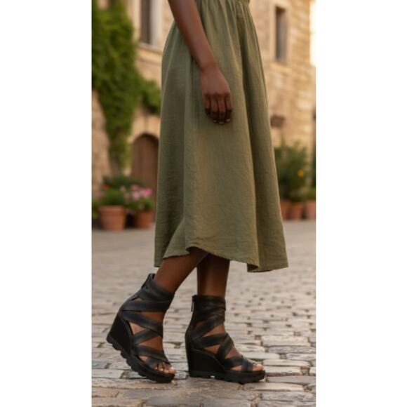 Sorel Shoes - Sorel Joanie™ II Leather Wedge Heeled Sandal Size 9.5 Black EUC